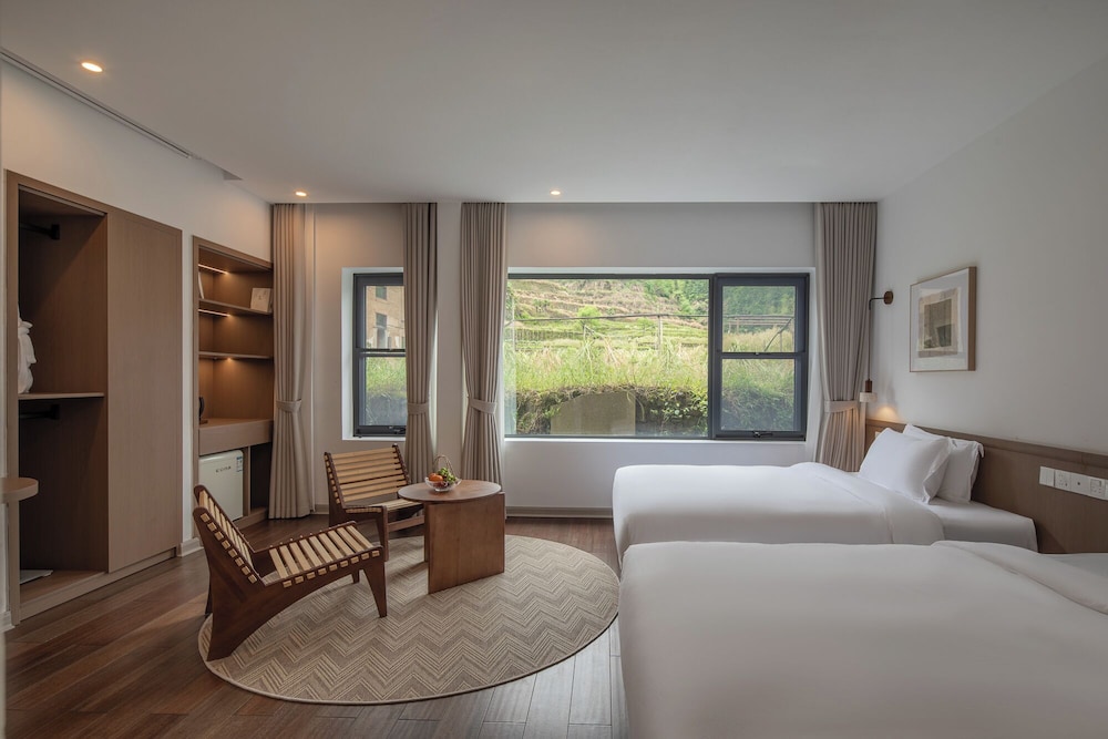 Superior Twin Room, Mountain View