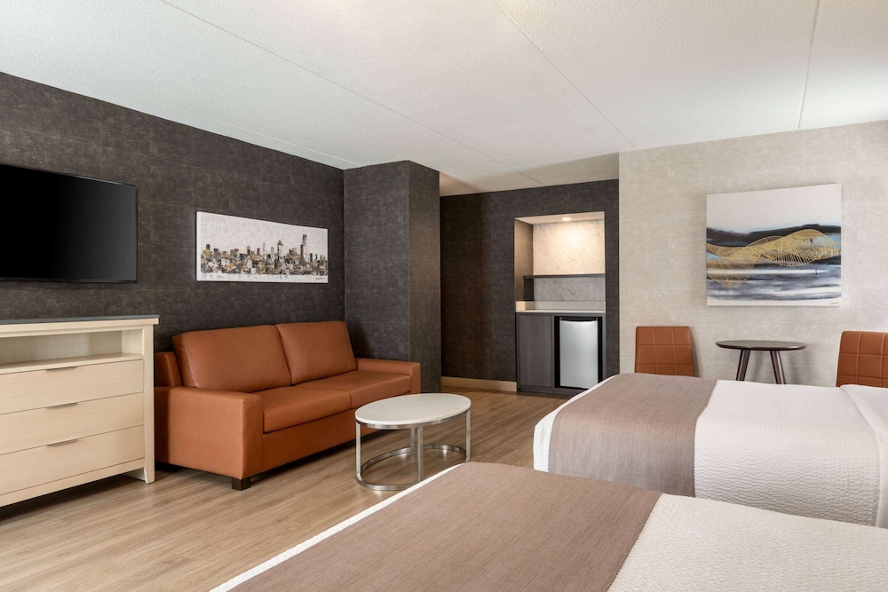 Room, Multiple Beds, Non Smoking - Photo 1