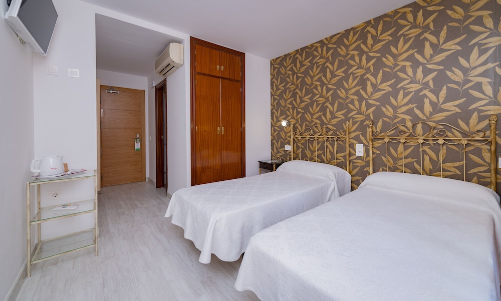 Superior Double or Twin Room photo 2