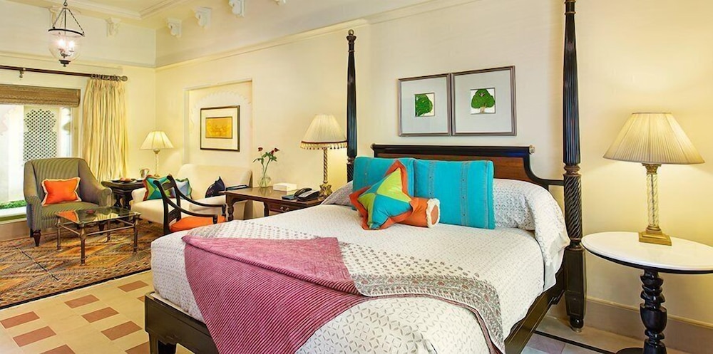 Premier Room, 1 King Bed - Photo 4