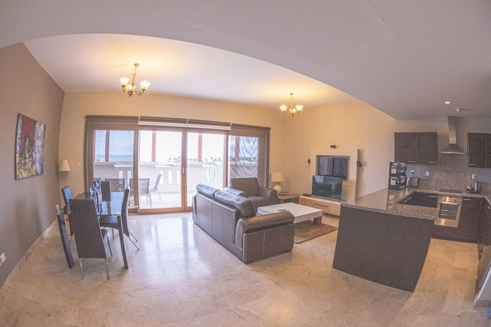 Deluxe Apartment, 2 Bedrooms (Penthouse) photo 1