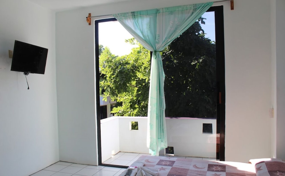 Room - Photo 3