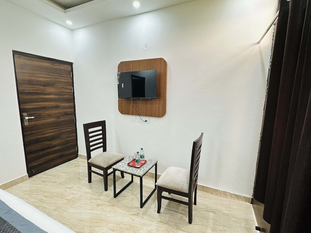 Executive Room - Photo 2