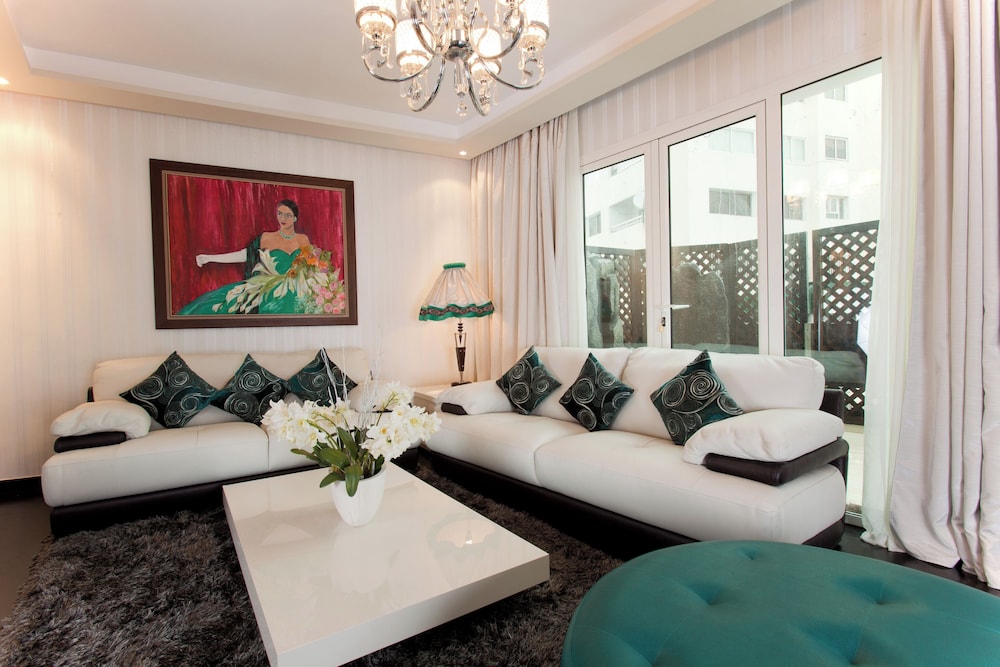 Prestige Suite with Balcony - Photo 3