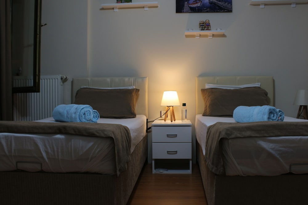 Classic Room, 2 Twin Beds, Non Smoking photo 3