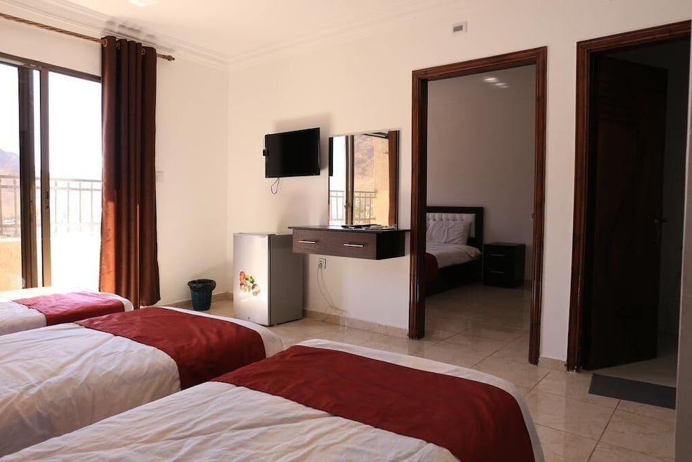 Basic Suite, Balcony