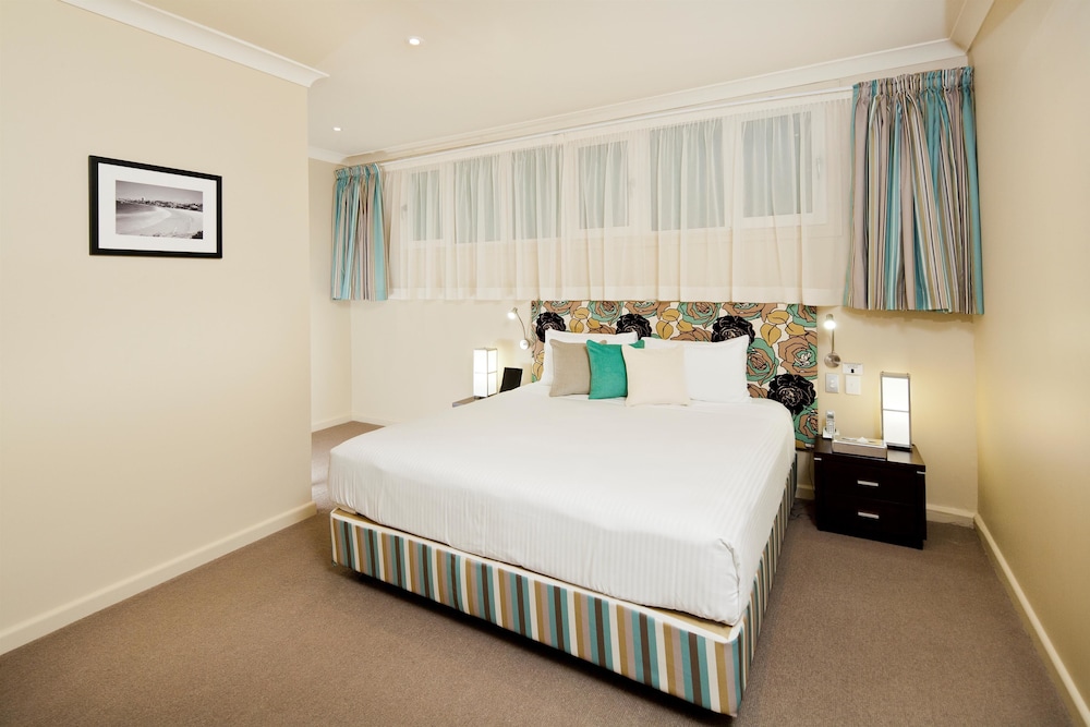 Standard Apartment, Multiple Beds, Non Smoking, Kitchen (3 King Beds and 1 Single Bed)