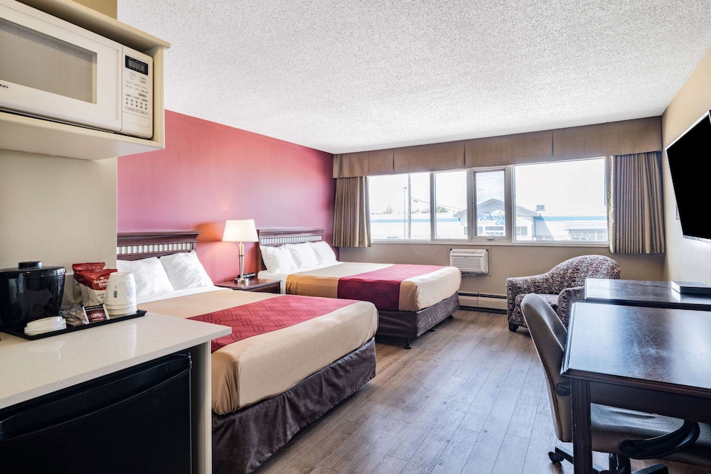 Room, Multiple Beds, Smoking - Photo 1