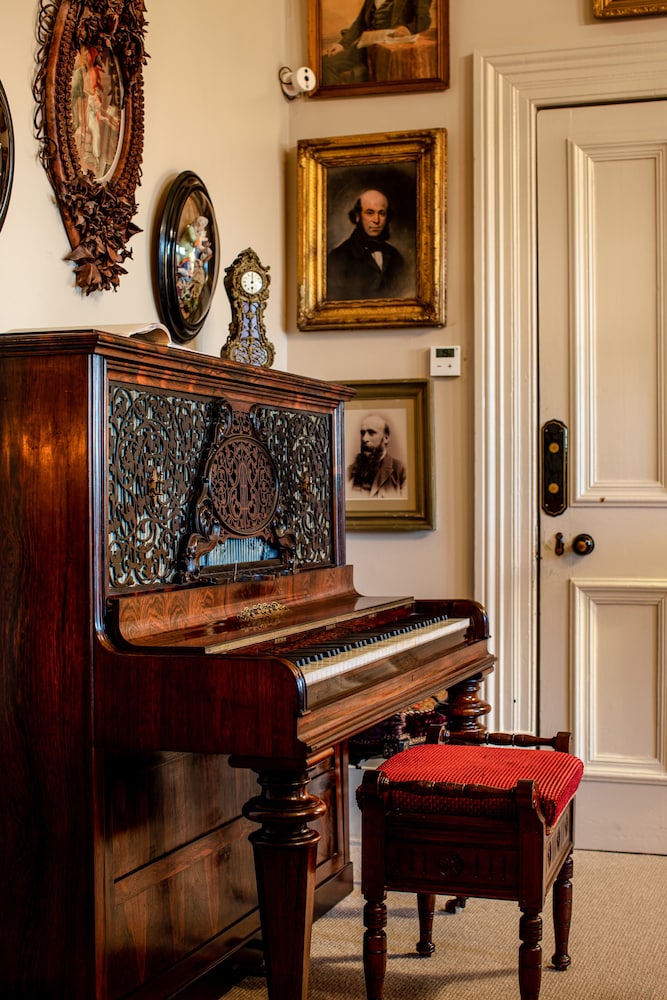 Hetty Blain's Room photo 2