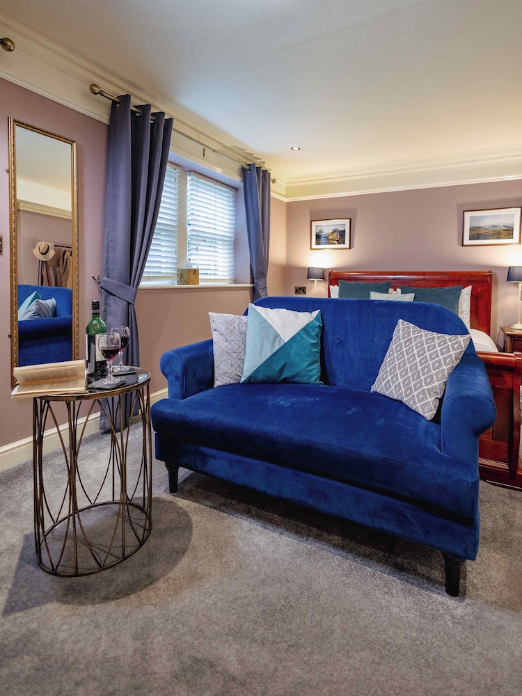 Double Room (The Shirley Suite) photo 1