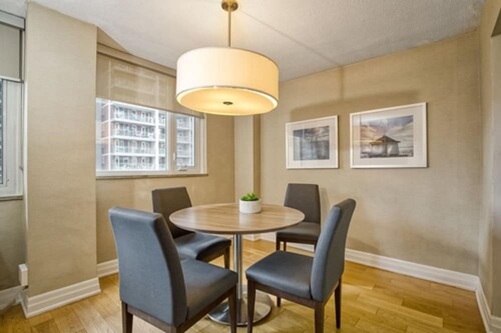 Suite, 2 Bedrooms - Photo 3