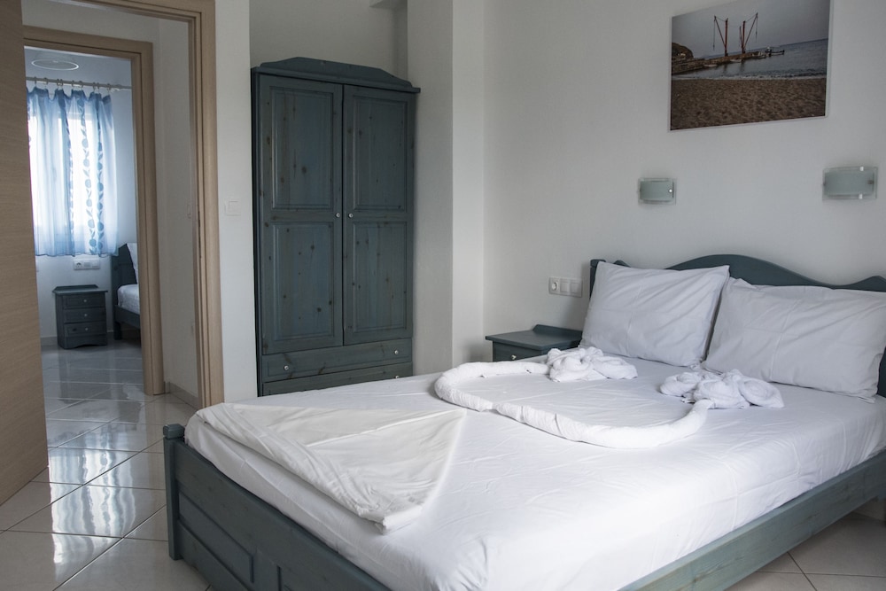 Apartment, 2 Bedrooms, Pool View