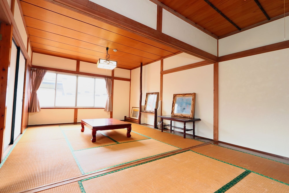 Japanese Style Family Room B for 8 Guests