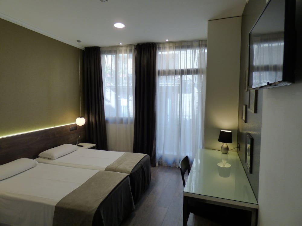 Panoramic Twin Room photo 2