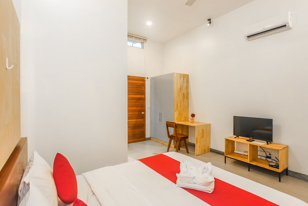 Studio Apartment - Photo 12