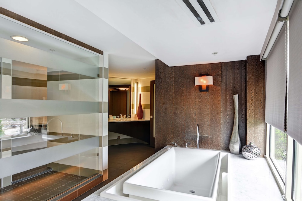 Executive Suite, 1 King Bed, Non Smoking - Photo 6
