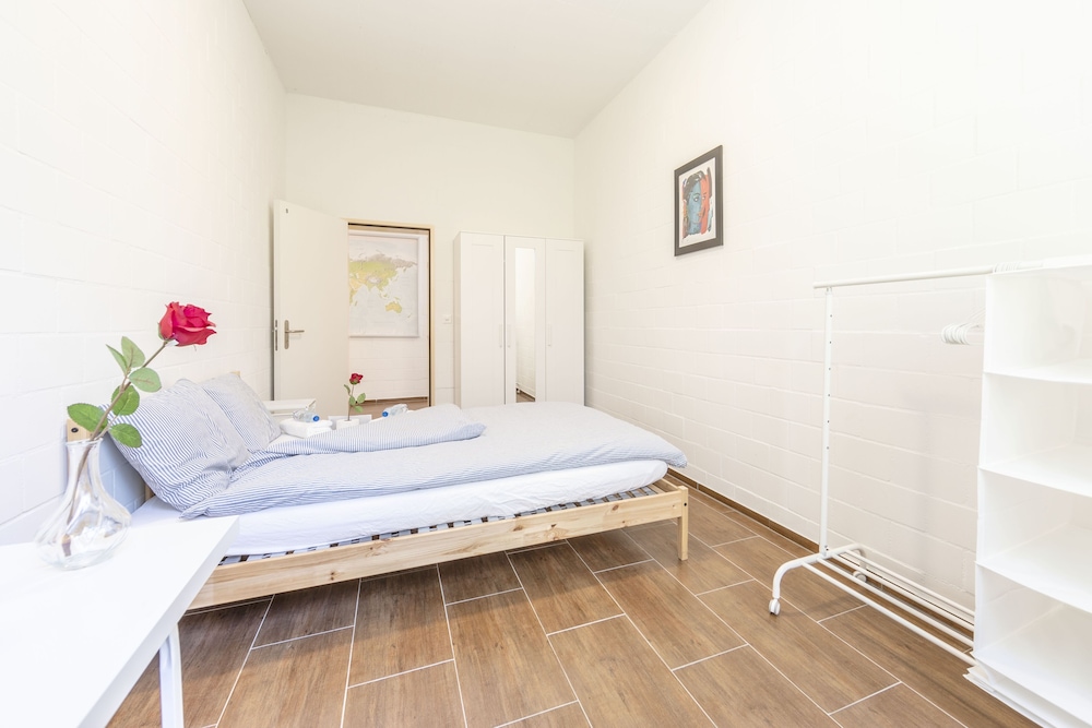 Basic Double Room (Yellow Inn 9) photo 2
