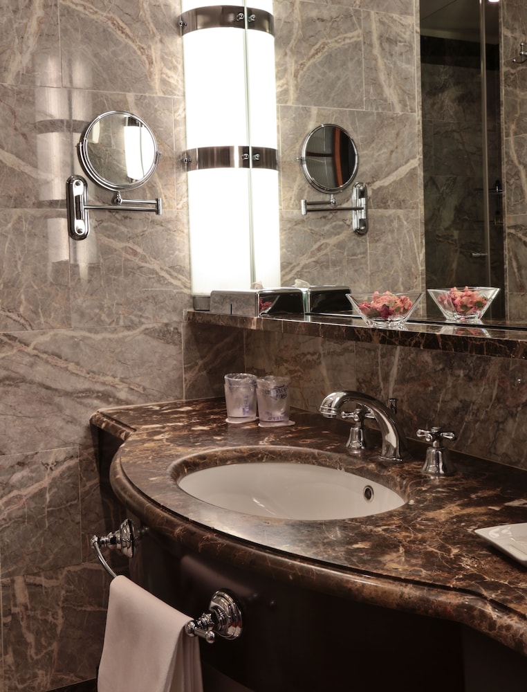 Deluxe Double Or Twin Room - Photo 4