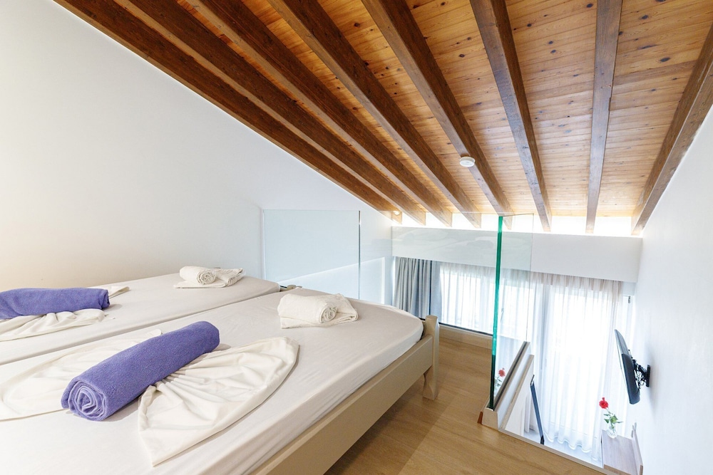 Beach Front Maisonette - Photo 9