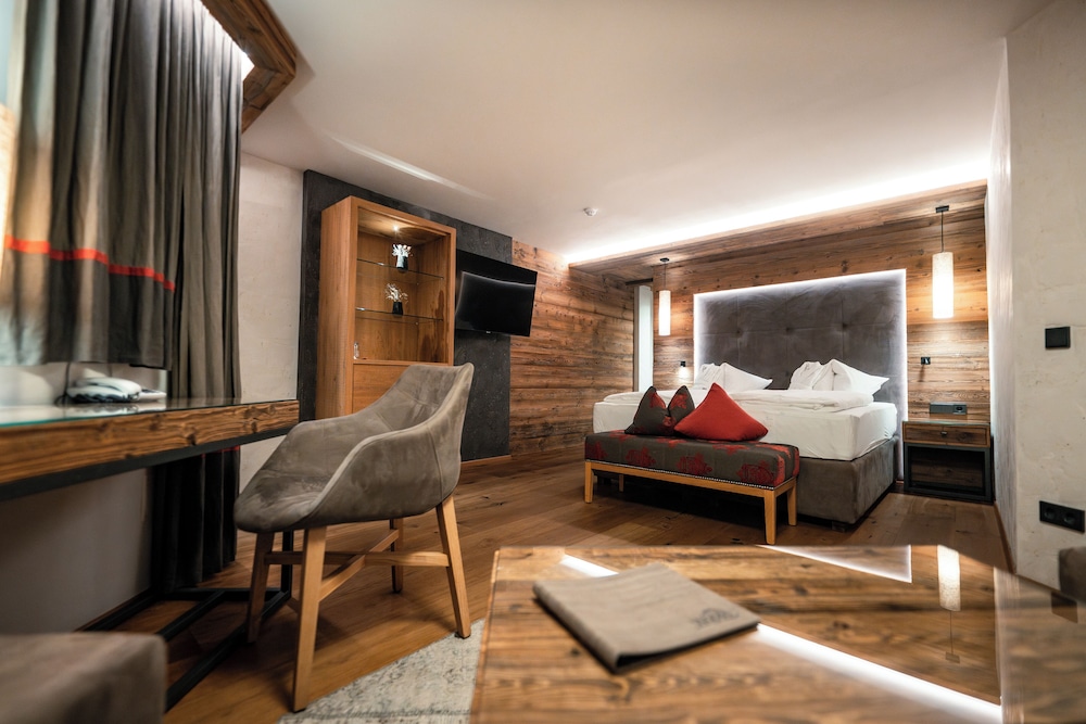 Family Room photo 1