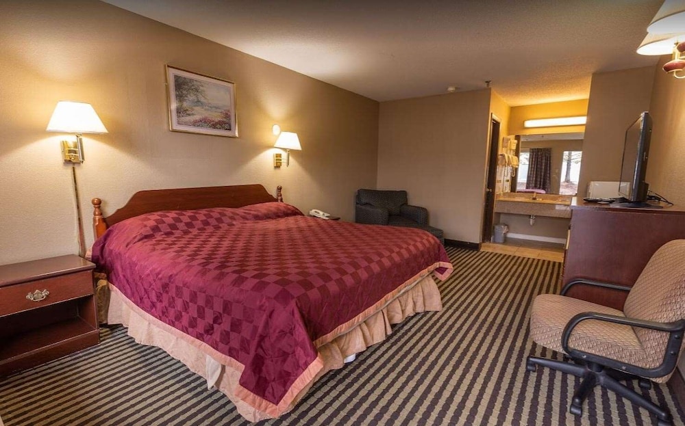 Room, 1 Queen Bed, Smoking photo 2