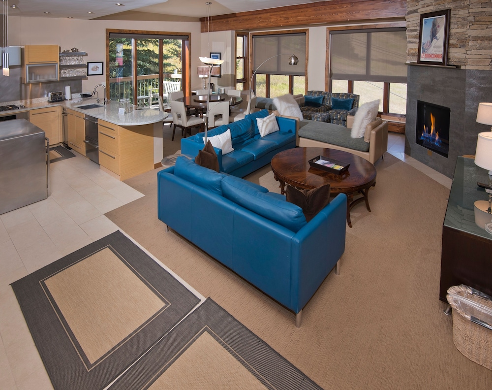 Condo, 2 Bedrooms