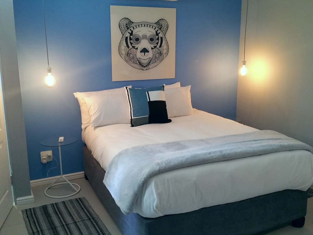 Studio 6 - Double Room