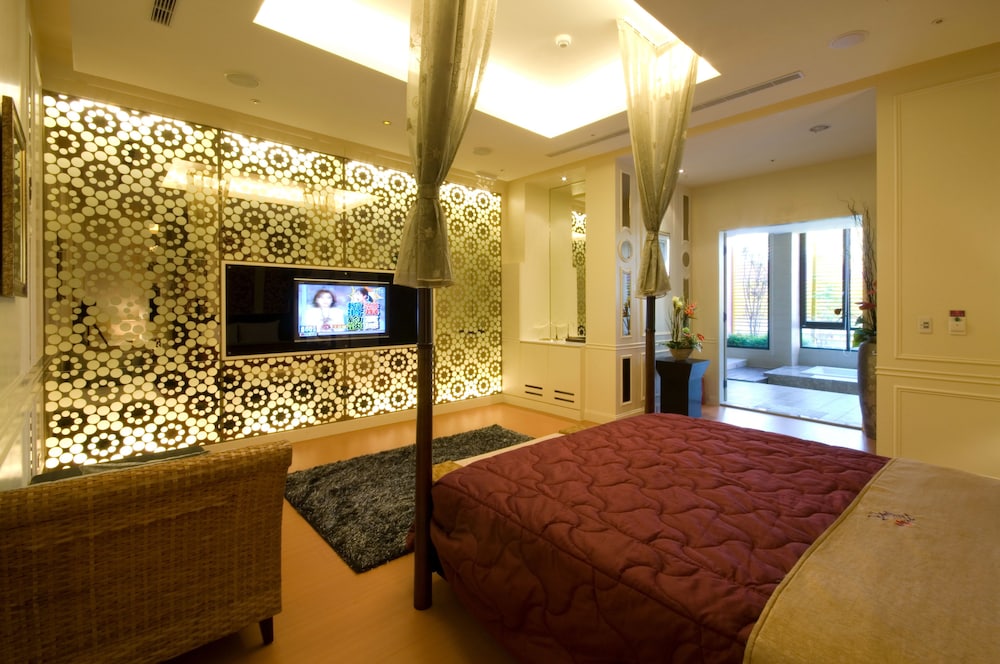 Elite Double Room, 1 Queen Bed, Jetted Tub photo 2