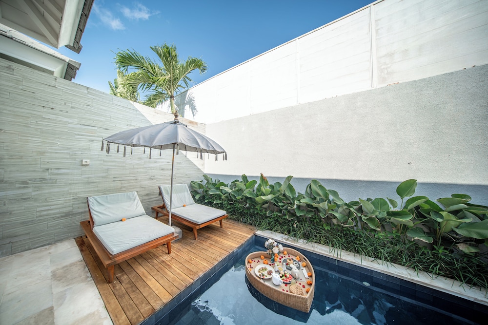 Royal Villa - Photo 10