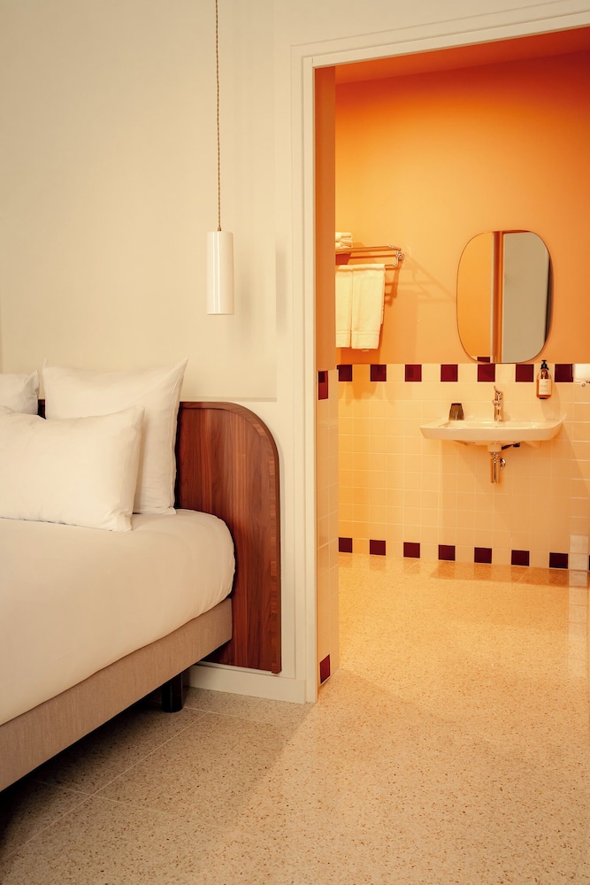 Standard Double Room ground floor photo 3