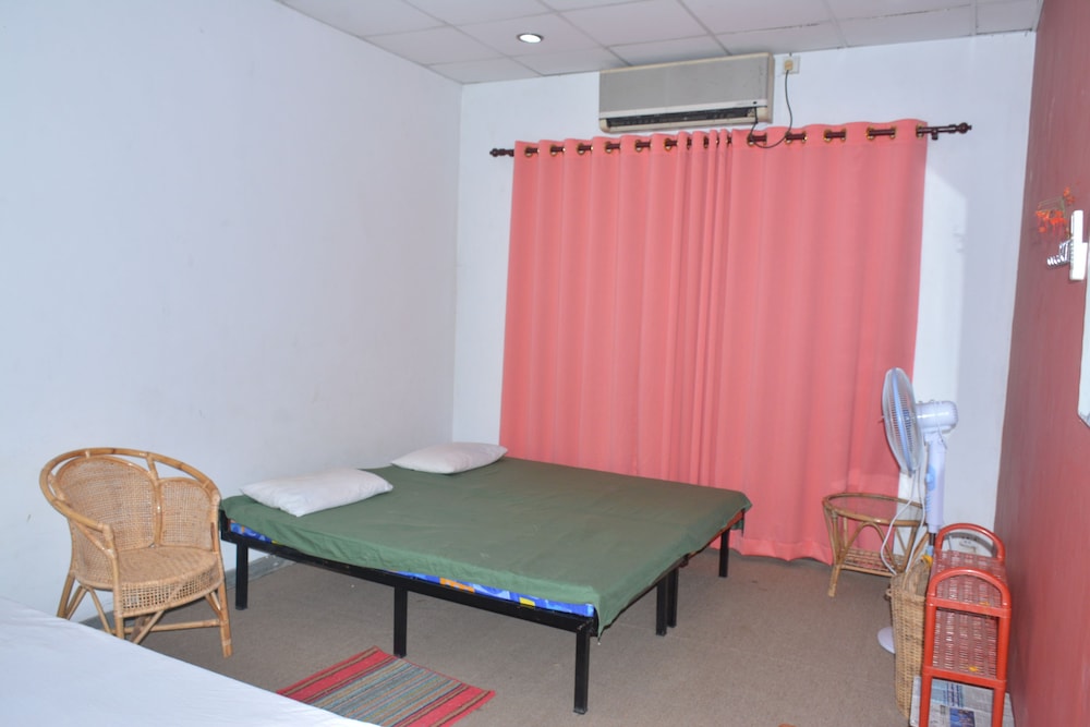 2 Bedrooms Bungalow