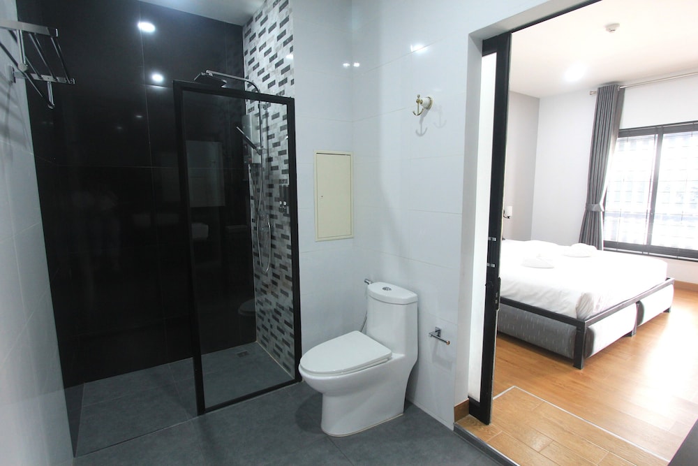 Standard Double Room - Photo 8