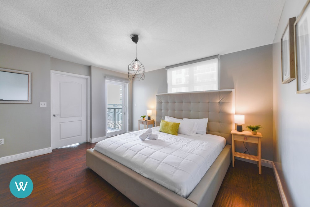 Luxury Condo, 3 Bedrooms, City View photo 3