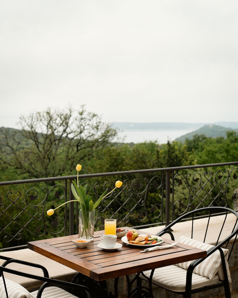 Honeymoon Suite, Balcony, Bay View photo 1