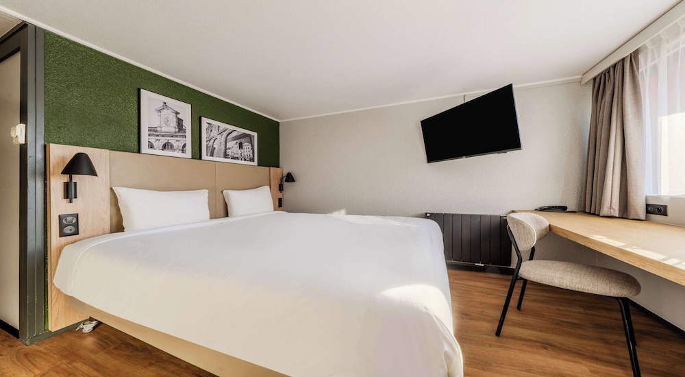 Standard Room, 1 Queen Bed - Photo 4