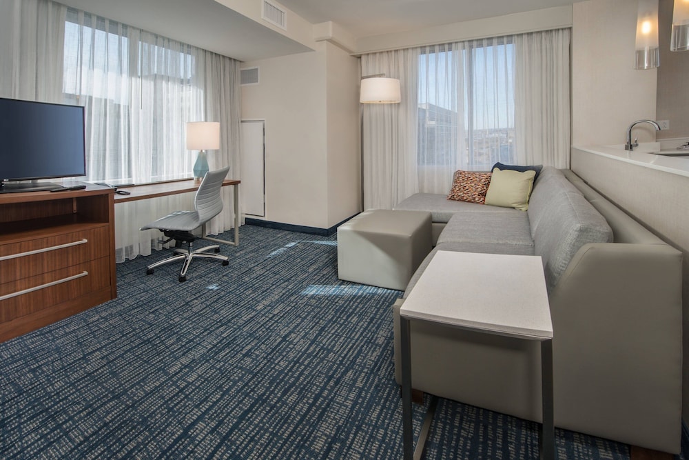 Suite, 1 Bedroom photo 3