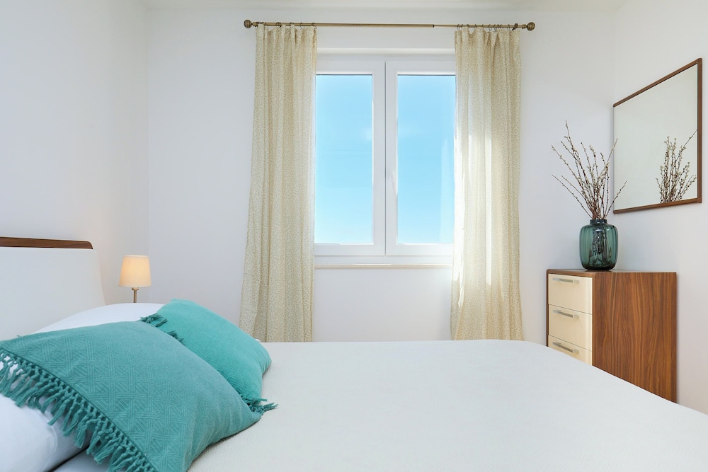 Apartment (1 Bedroom)