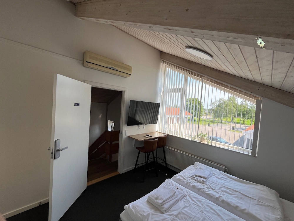 Business Condo photo 2