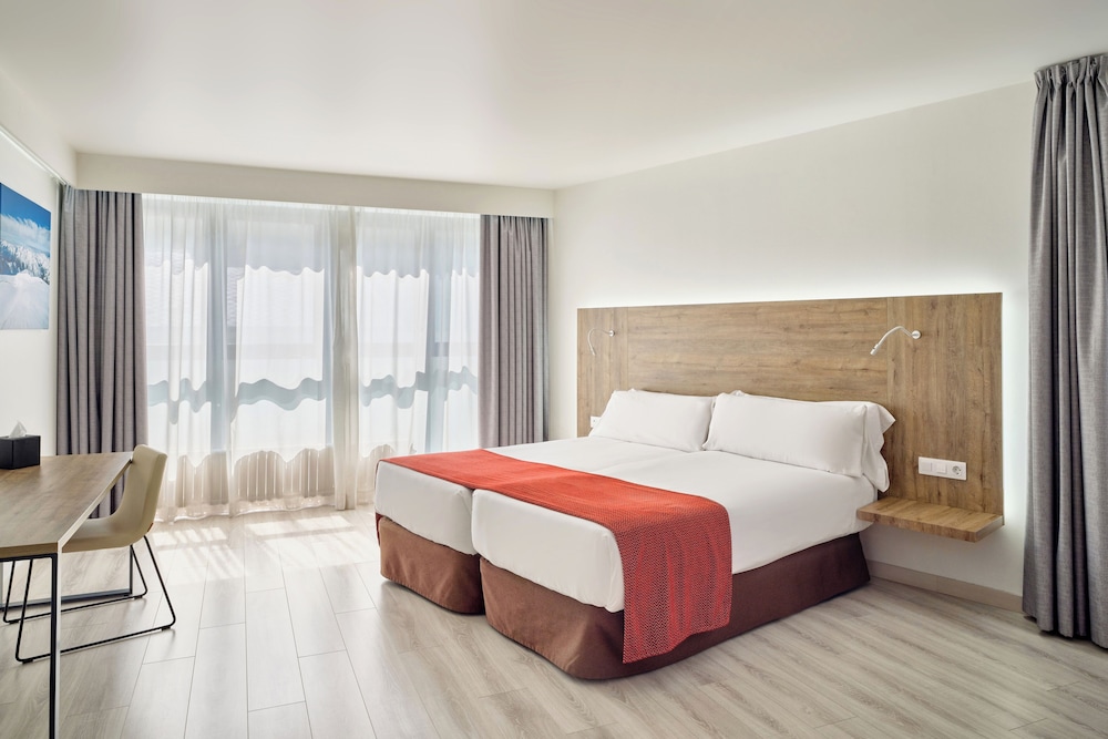 Deluxe Double Room (with Sofabed)