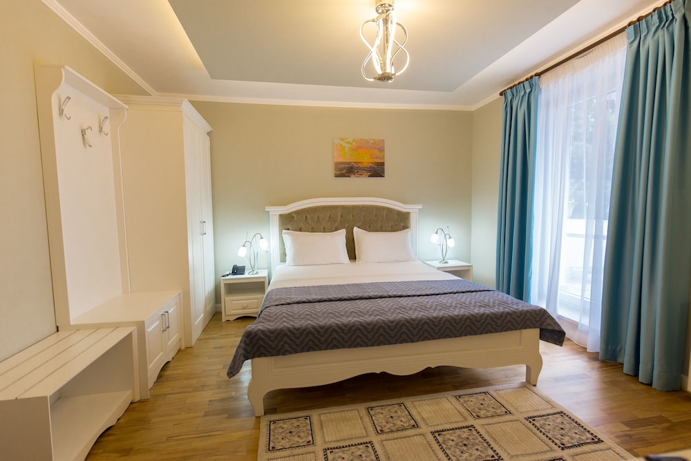 Double Room, 1 Queen Bed, Garden View