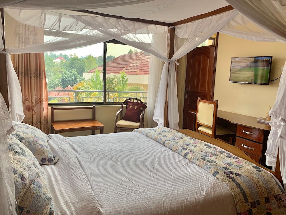 Deluxe Single Room, 1 Queen Bed, Non Smoking, Garden View