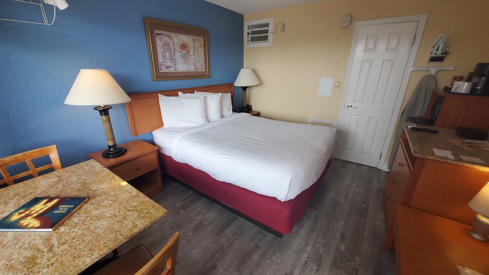 Standard Room, 1 Queen Bed photo 1