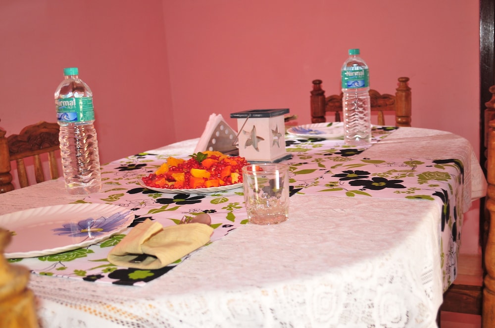 Deluxe Room (Non A/C) photo 2