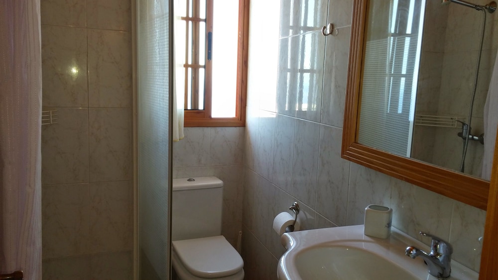 Economy Apartment, 1 Bedroom, Kitchenette - Photo 4