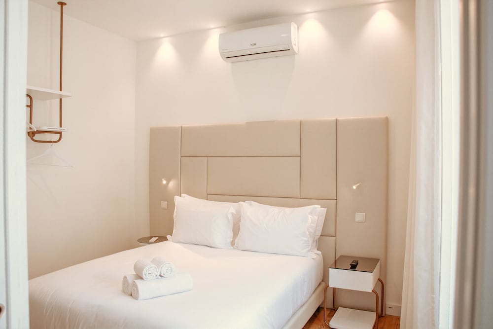 Classic Comfort King or Twin Room - Photo 2