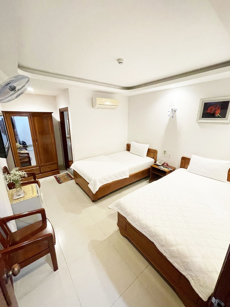 Standard Twin Room - Photo 2
