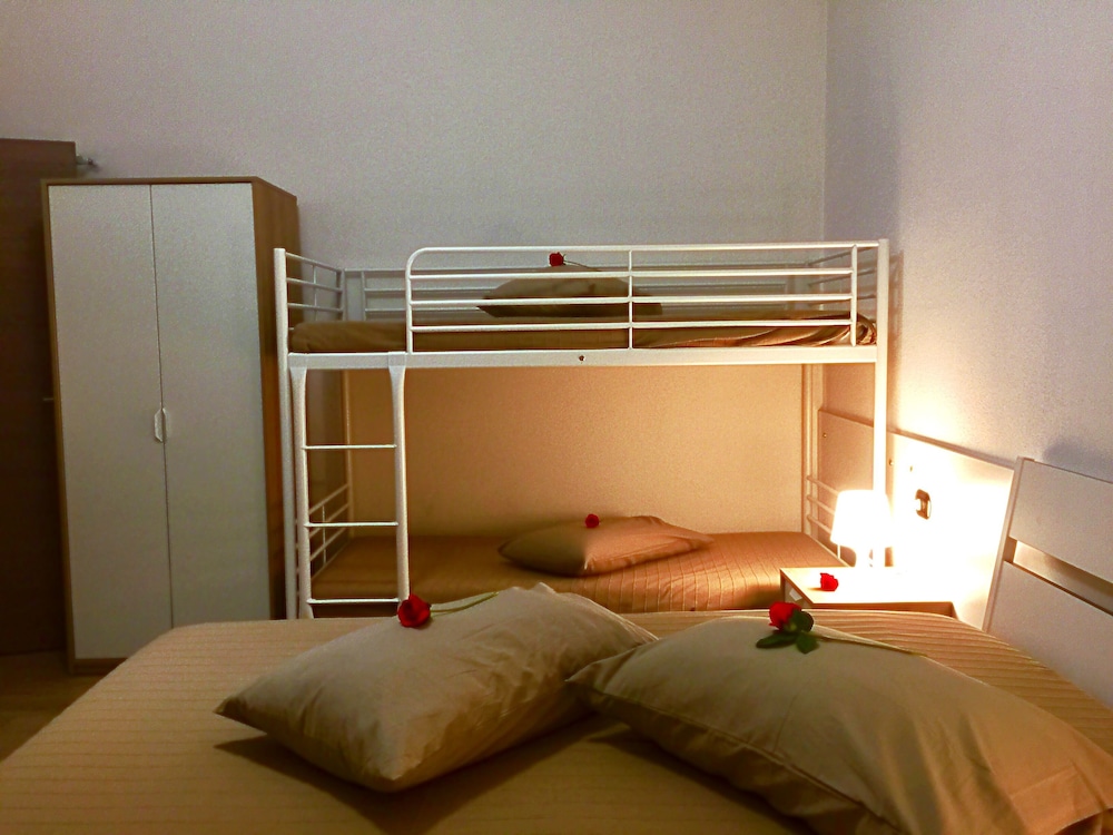 Quadruple Room, Private Bathroom, Garden View