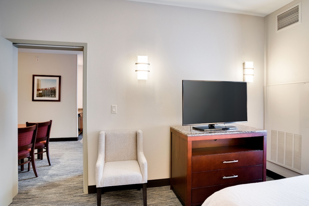Suite, 1 King Bed, Jetted Tub photo 2