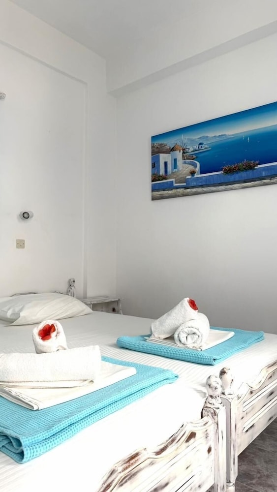 Basic Double or Twin Room - Photo 7