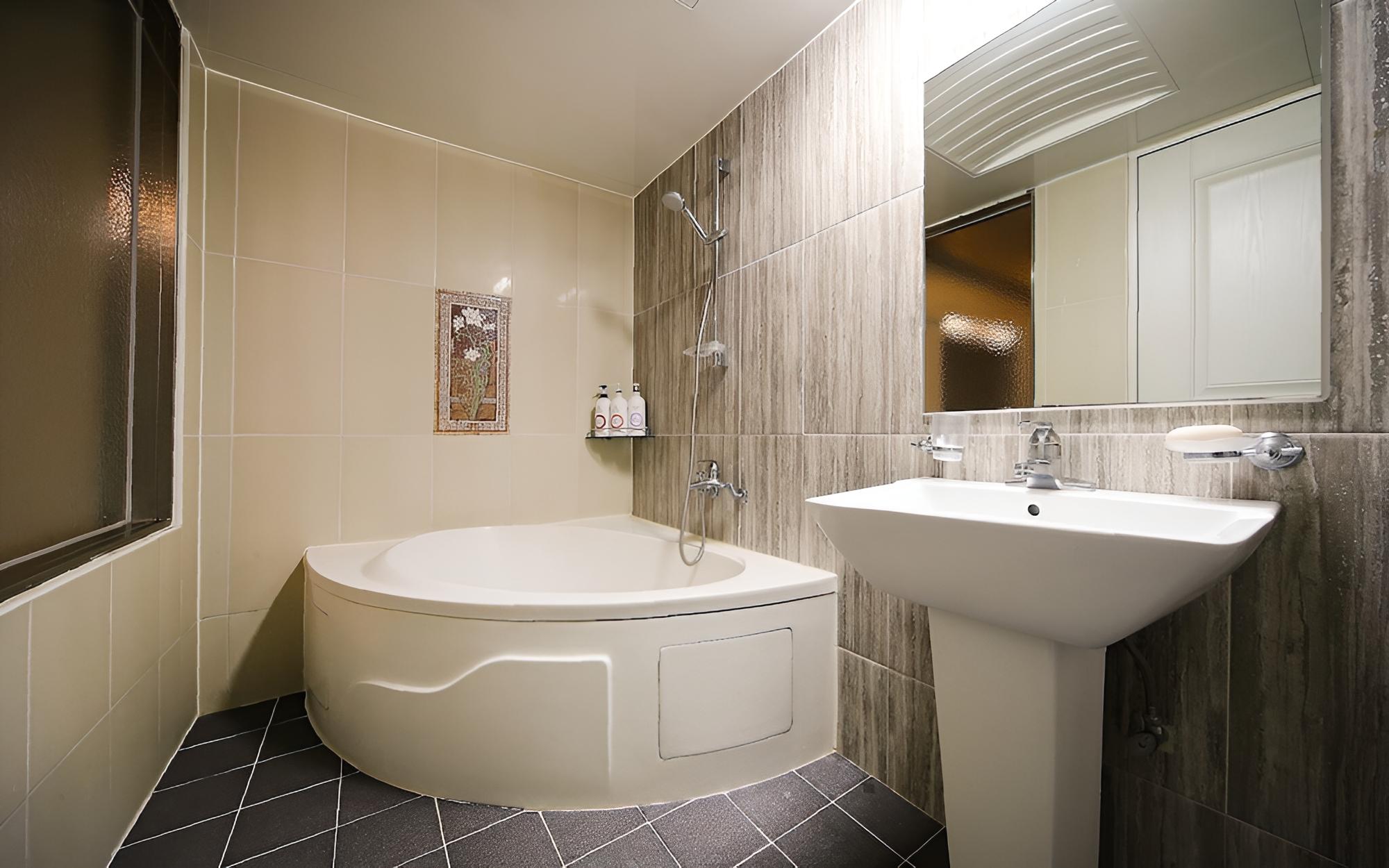 Room (VIP-Massage Chair (PC/Bathtub))